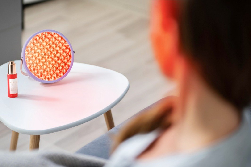FOREO UFO™ 凝時皙顏光能儀（進階版）｜燈塔級聚能鏡片｜9種LED光療科技