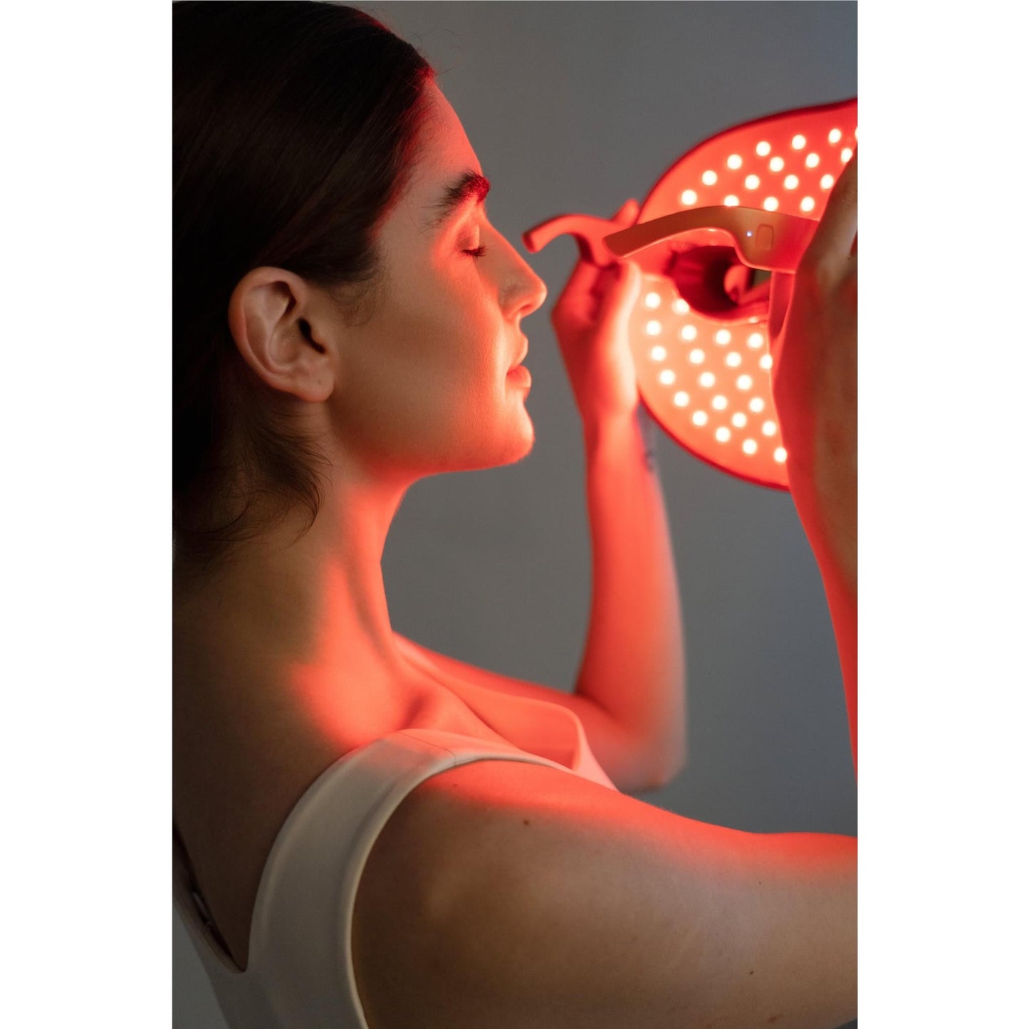 GLAM Light-Therapy Facial Mask｜94 LEDs · 415nm Blue Light + 590nm Yellow Light + 625nm Red Light · Three Modes for Full Facial Light Therapy · 10 Minutes Daily