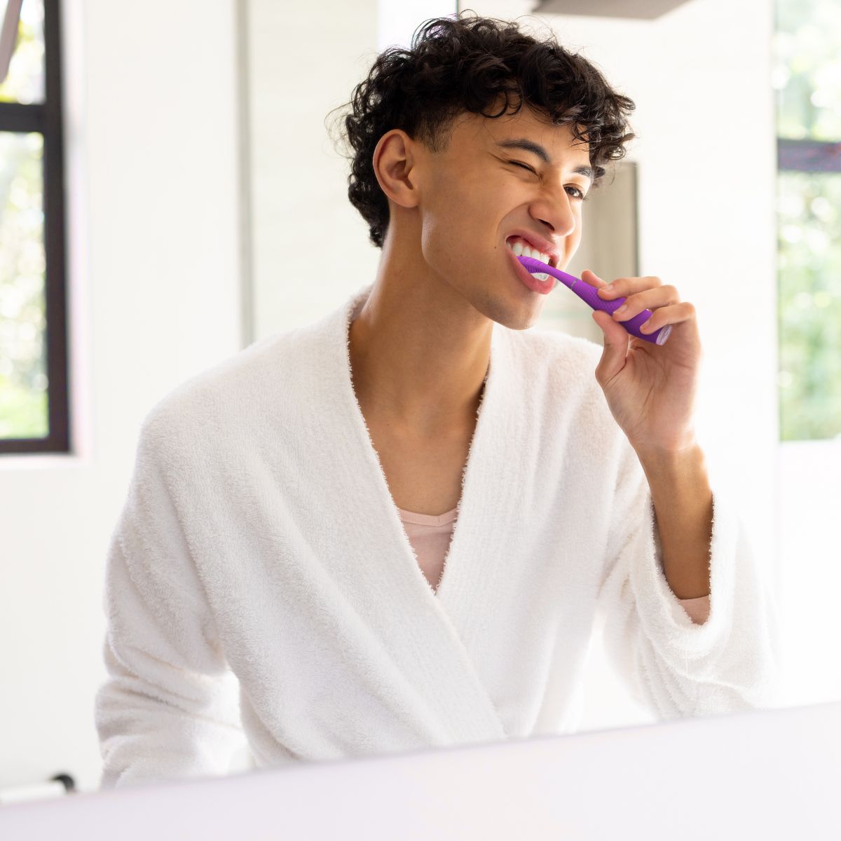 FOREO issa™ 4 復合聲波電動牙刷｜單次充電續航365天｜四合一全方位口腔護理
