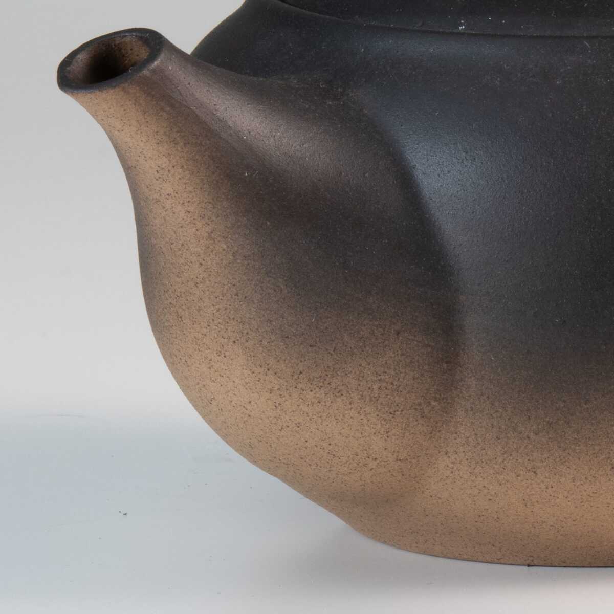 日本Asayu 日式黑釉側把茶壺430ml｜無釉・常滑風 陶器 | 日式美學 | 職人手作
