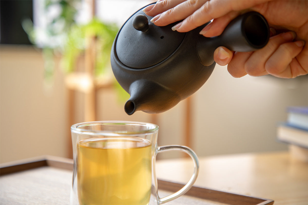 日本Asayu 日式黑釉側把茶壺430ml｜無釉・常滑風 陶器 | 日式美學 | 職人手作