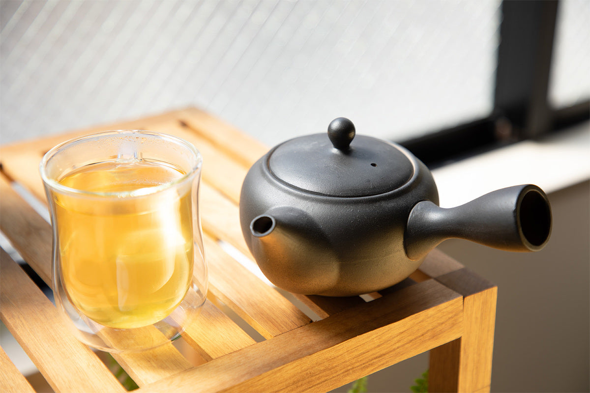 日本Asayu 日式黑釉側把茶壺430ml｜無釉・常滑風 陶器 | 日式美學 | 職人手作
