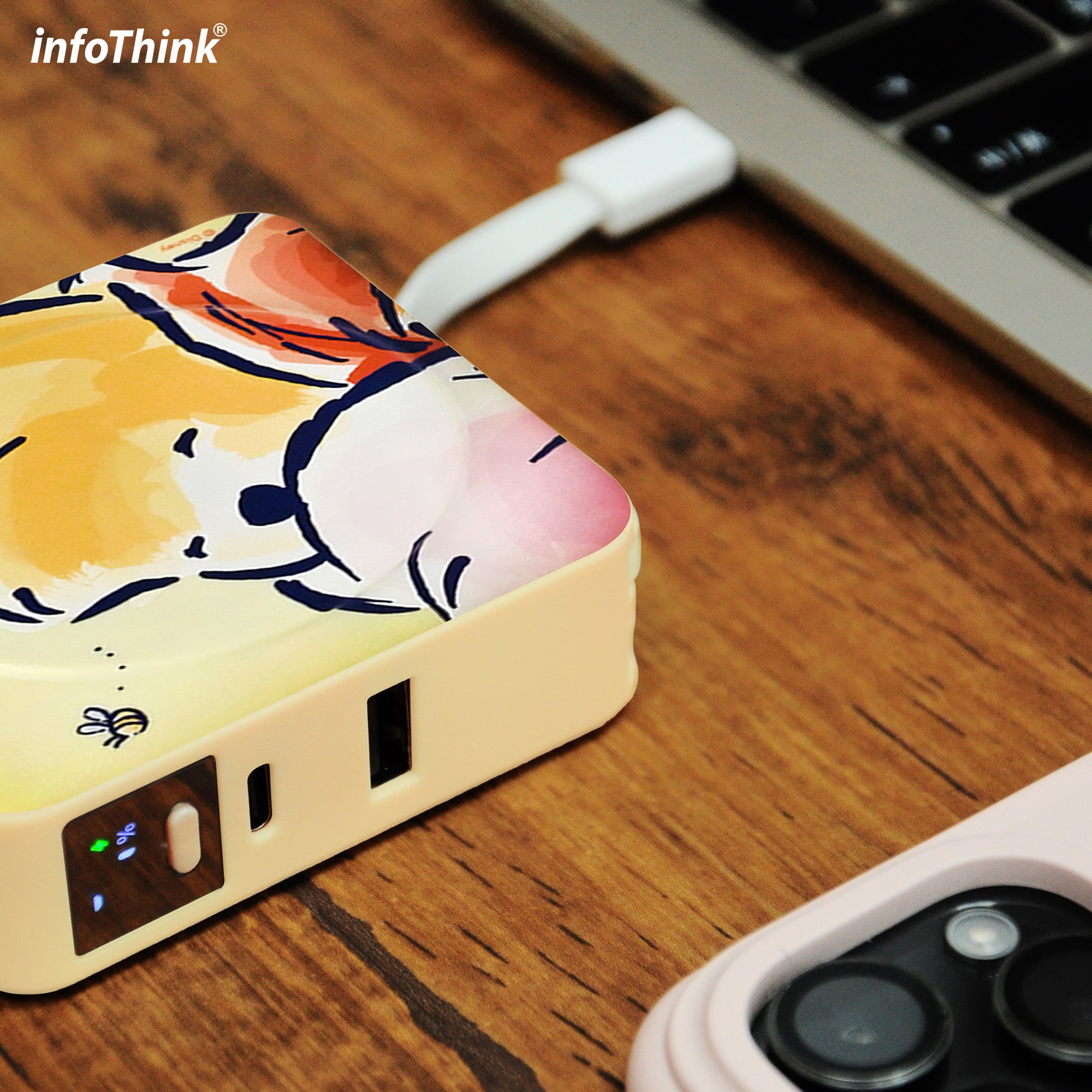迪士尼+Snoopy愛心款的溫暖充電擁抱 – InfoThink八合一MAX行動電源