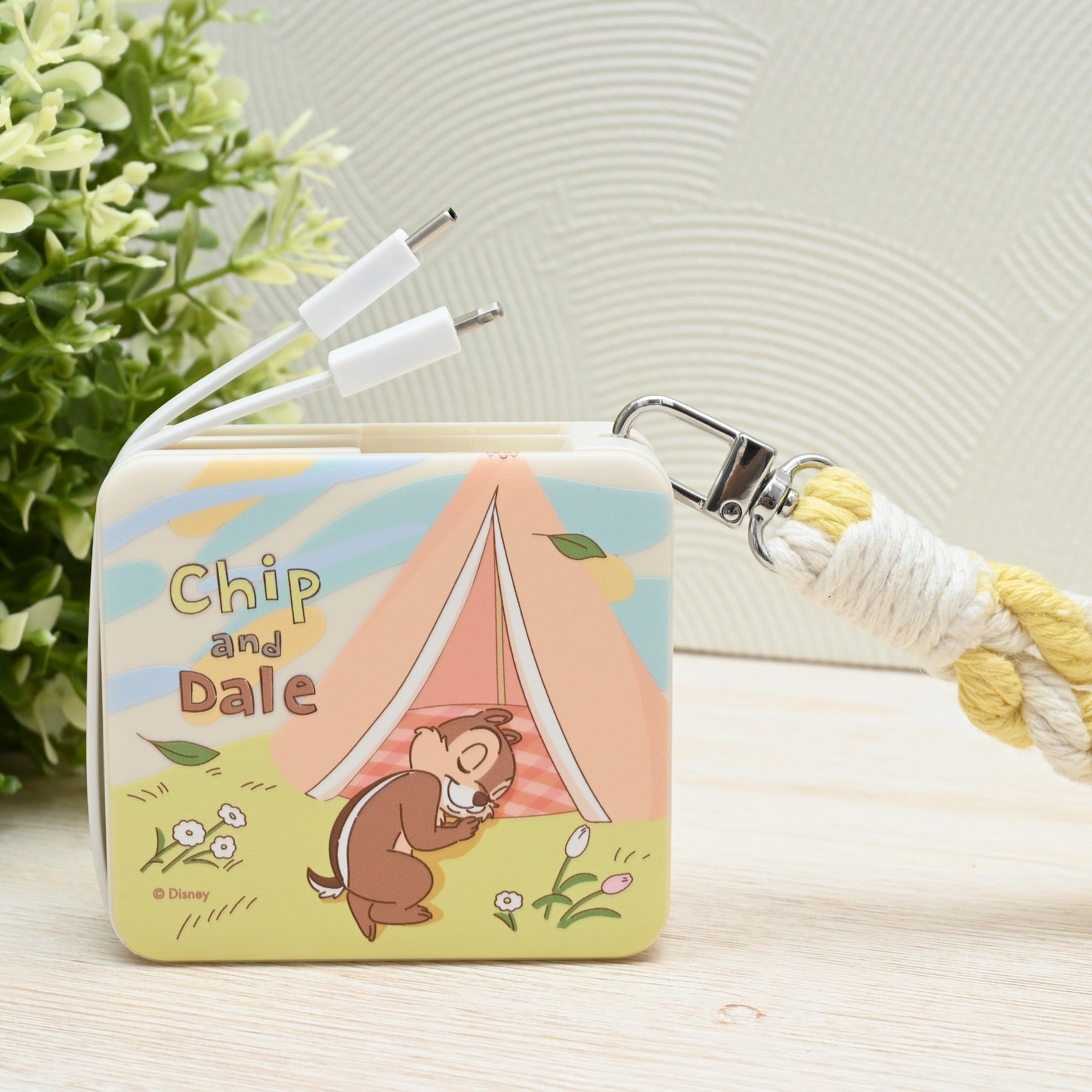 迪士尼+Snoopy愛心款的溫暖充電擁抱 – InfoThink八合一MAX行動電源