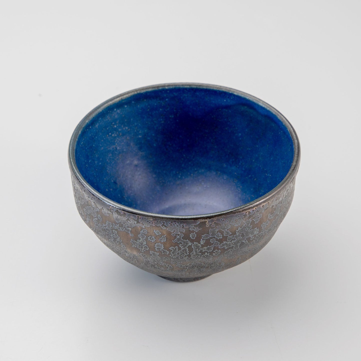 日本Asayu Kurogane Blue 抹茶碗｜深藍釉面 × 鐵鏽金屬質感 | 日式美學 | 職人手作