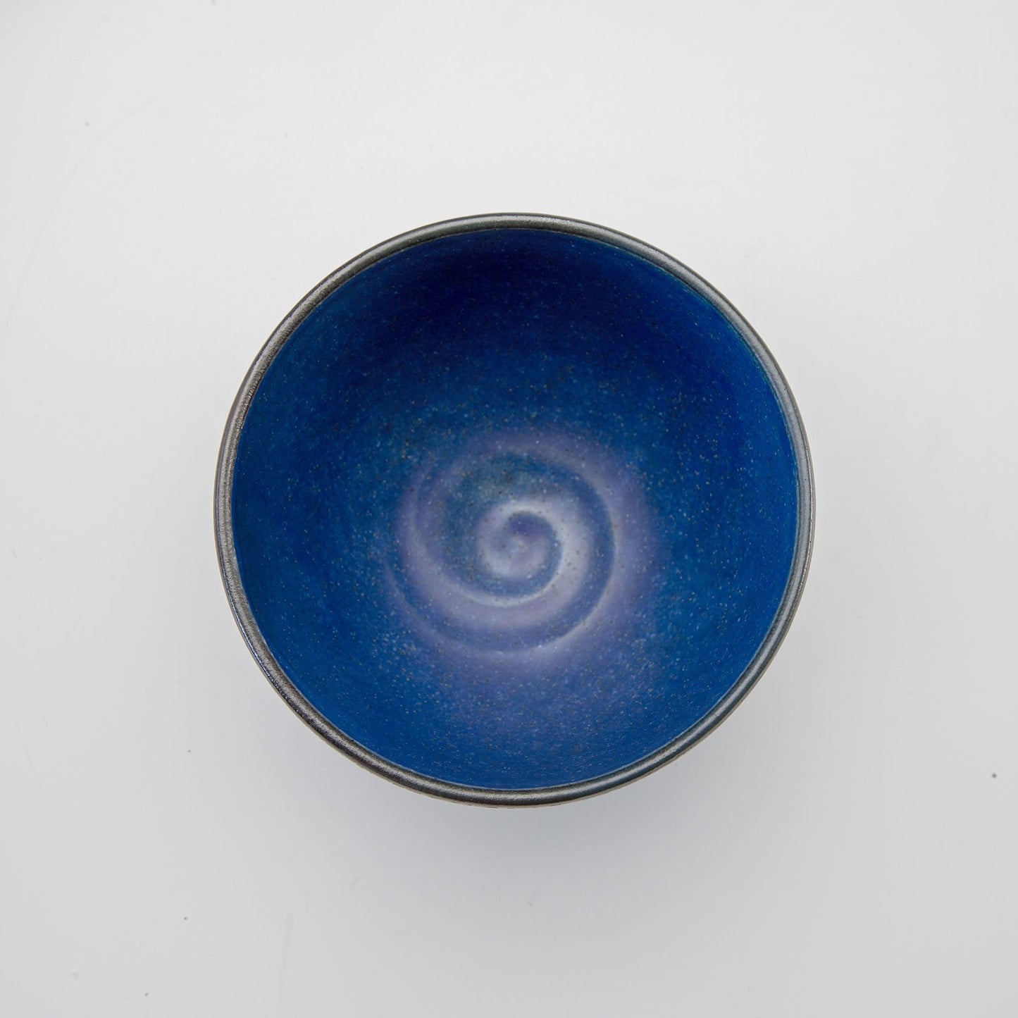 日本Asayu Kurogane Blue 抹茶碗｜深藍釉面 × 鐵鏽金屬質感 | 日式美學 | 職人手作