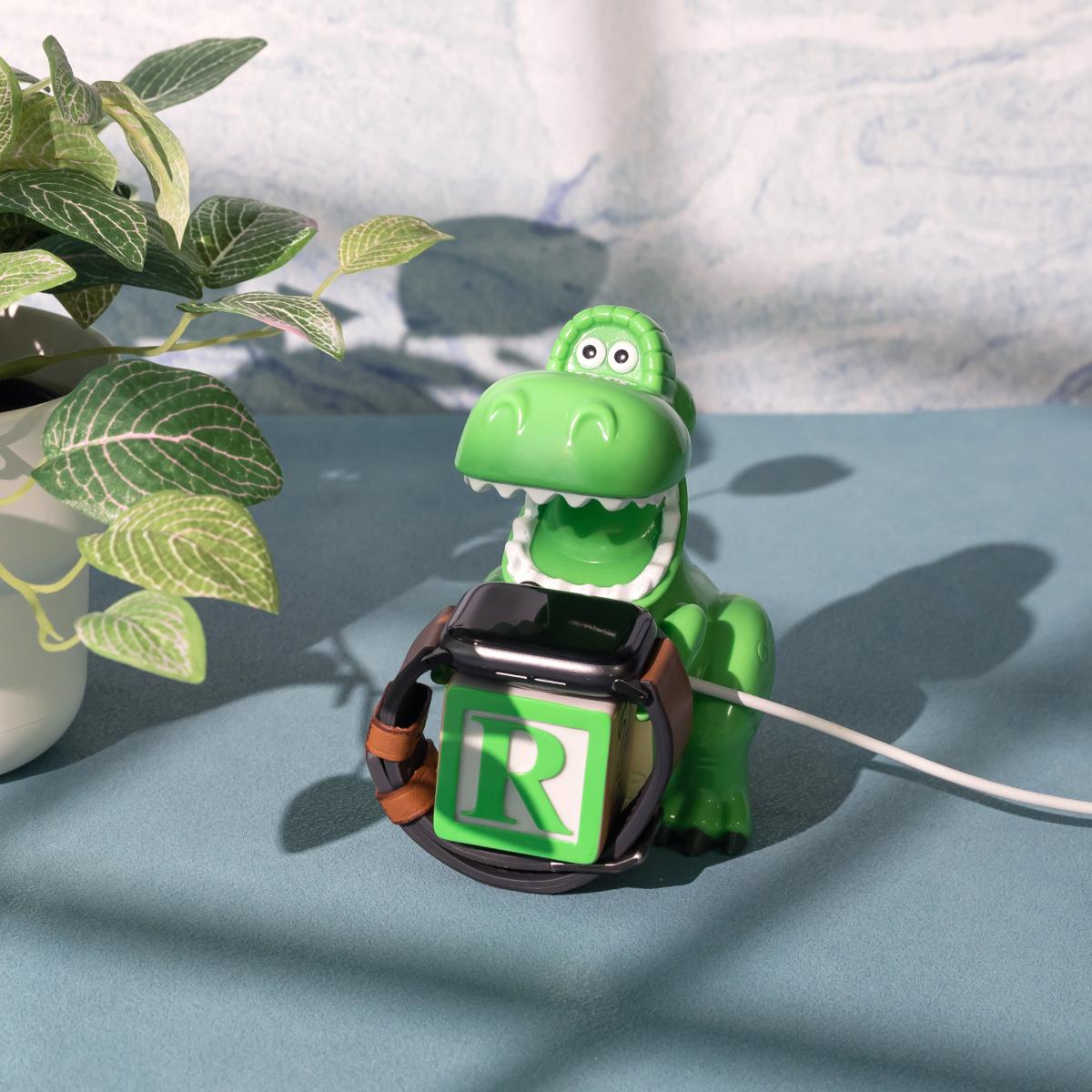 迪士尼公仔大集合！小熊維尼到史迪仔的Apple Watch充電小窩