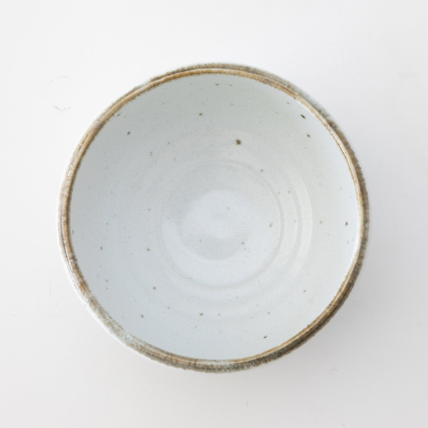 日本Asayu 白土抹茶碗｜白釉 × 鐵鏽色邊緣 × 斑點釉 | 日式美學 | 職人手作