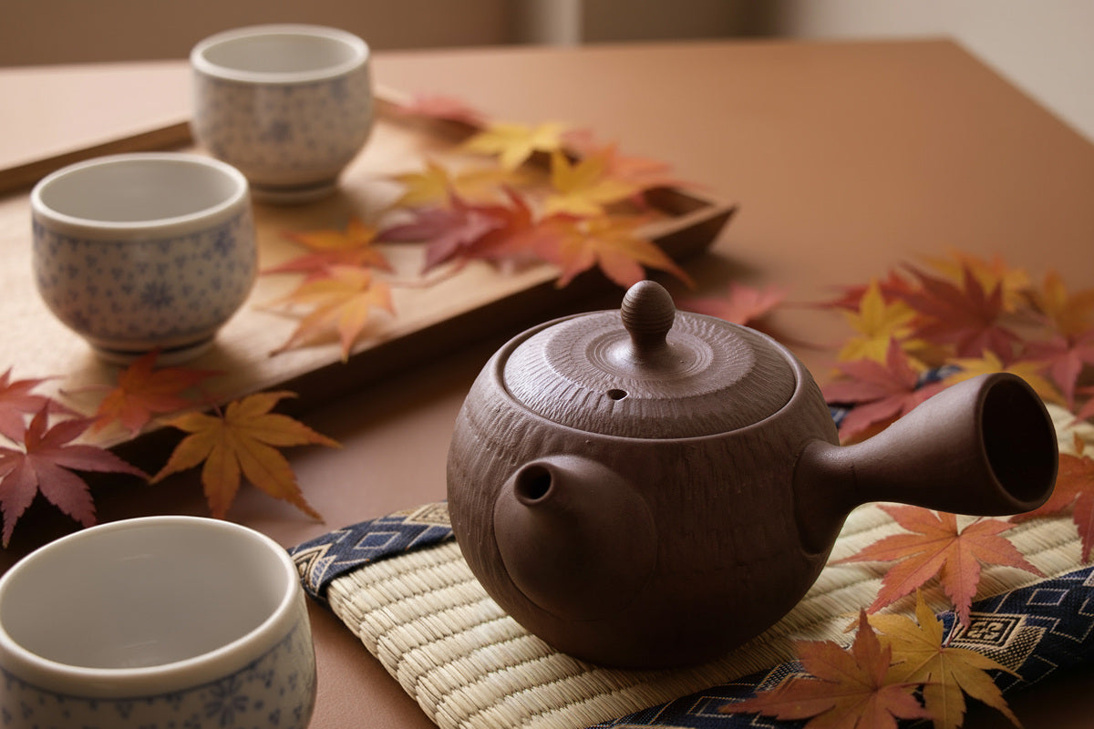 日本Asayu 飛鑽紋 側把茶壺 360ml｜常滑燒 陶器 | 日式美學 | 職人手作