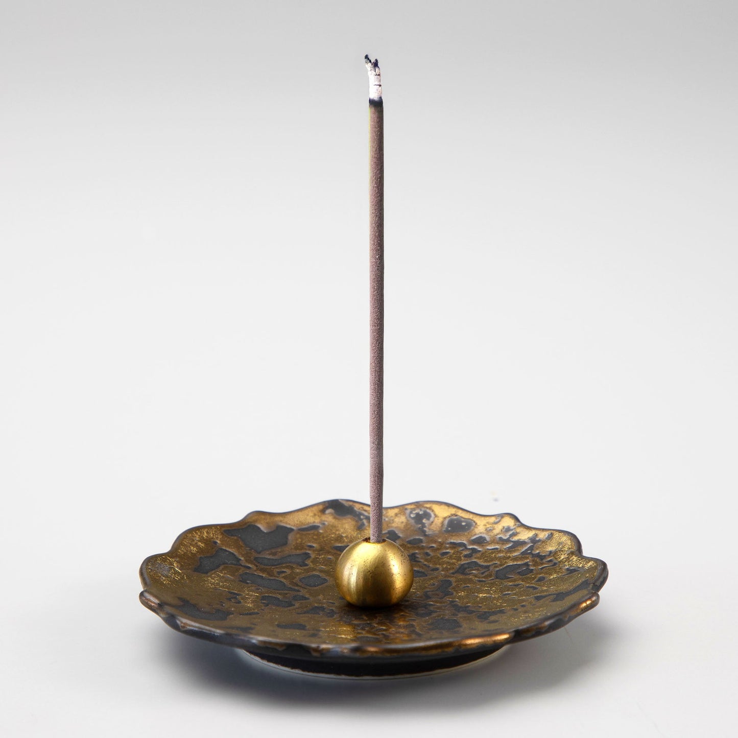 日本Asayu 兵庫縣 Matte Gold Kikyo Holder - Flower Shape | 職人手工 | 禪意美學