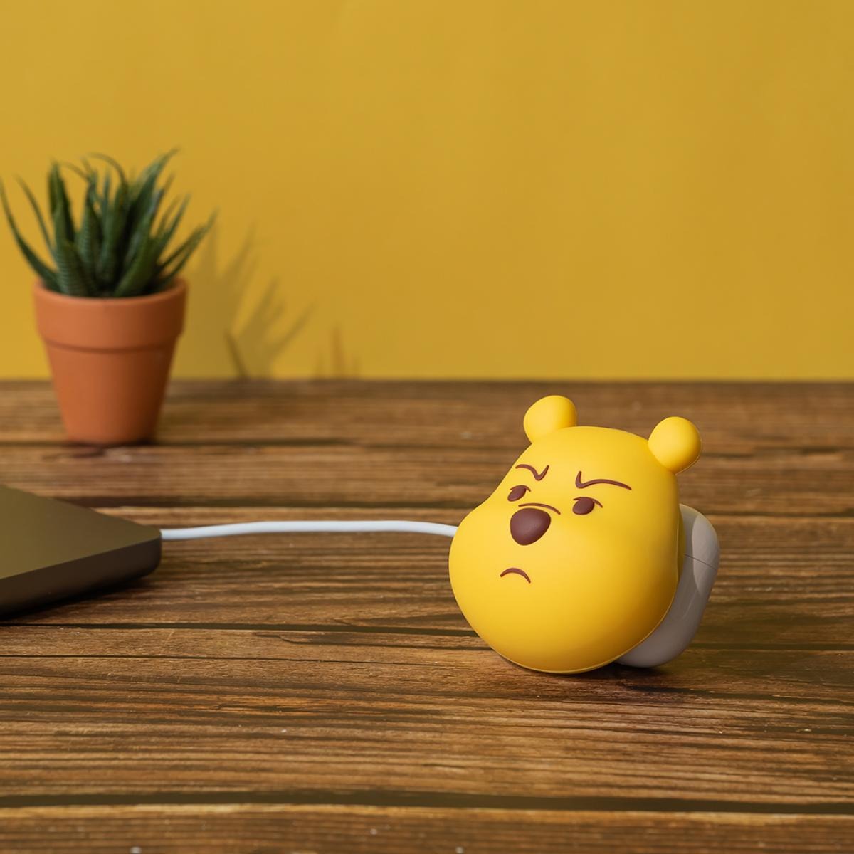 迪士尼磁吸充電盤的魔法小窩 – 超可愛無線快充系列，讓iPhone輕鬆滿電