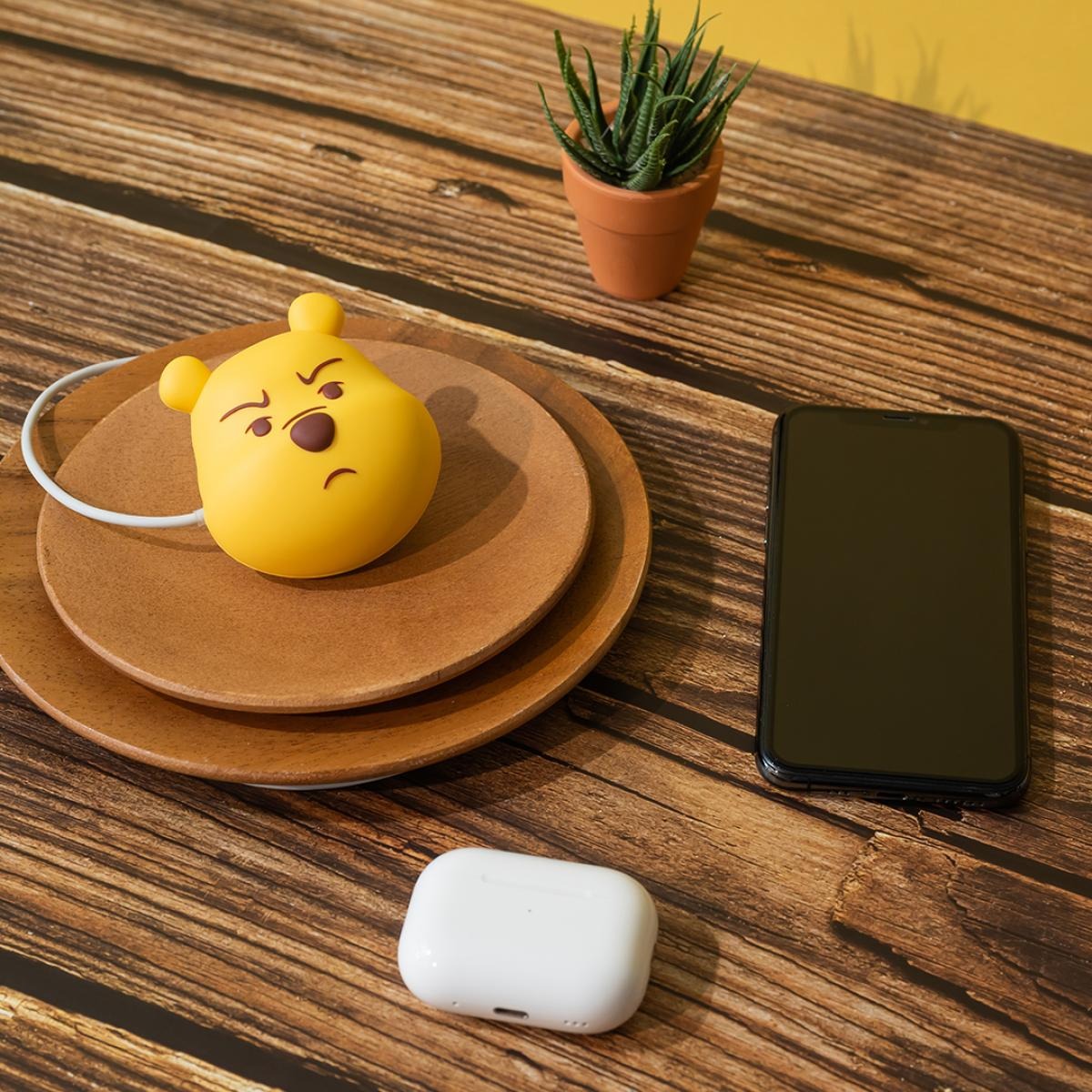 迪士尼磁吸充電盤的魔法小窩 – 超可愛無線快充系列，讓iPhone輕鬆滿電