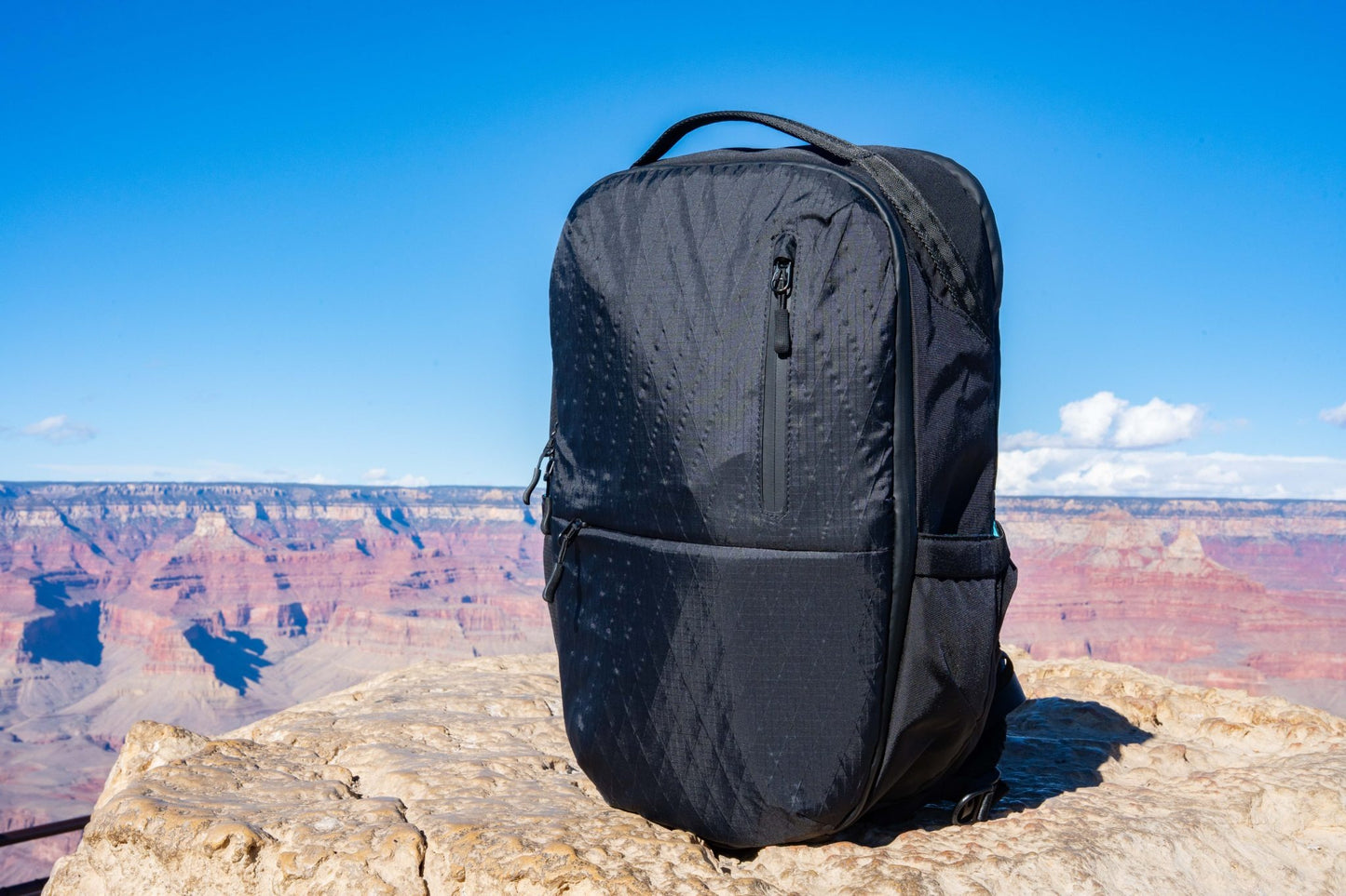 Urbano 獨家蛛網結構輕量背包Simon Squibb推薦 | 香港人品牌 | AeroSumo™ 減壓專利