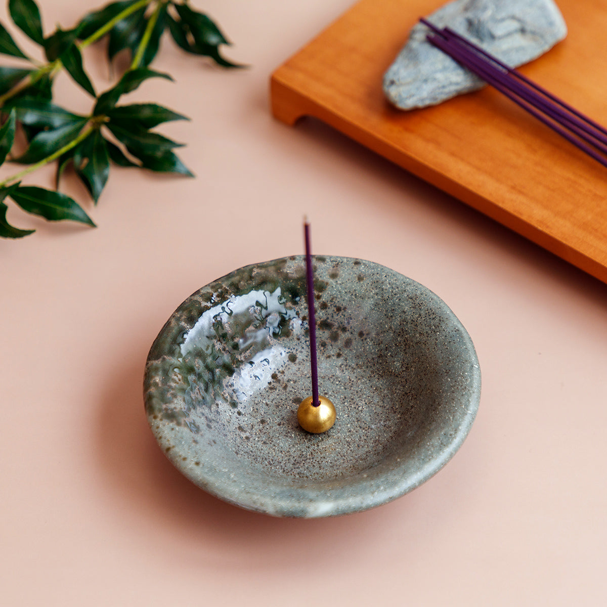日本Asayu 兵庫縣 【墨苔釉】陶瓷線香座 | 職人手工 | 禪意美學